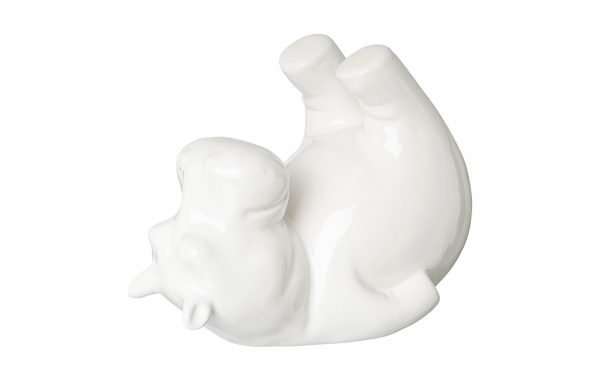 Hippo lieing “NILS”